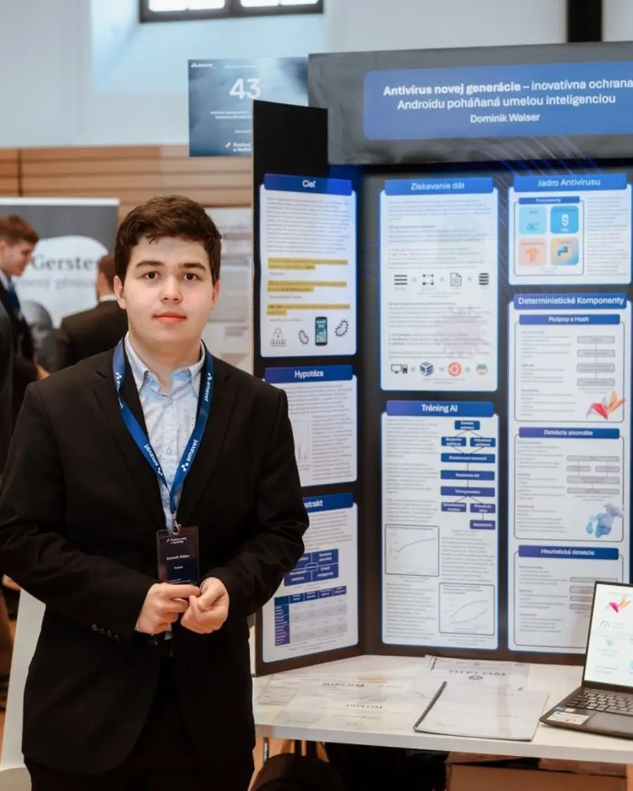 Dominik presenting LAVAIQ at the Festival of Science and Technology